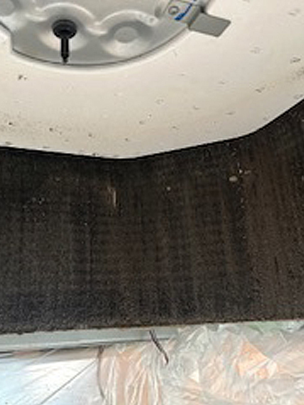 業務用エアコン分解洗浄のbefore